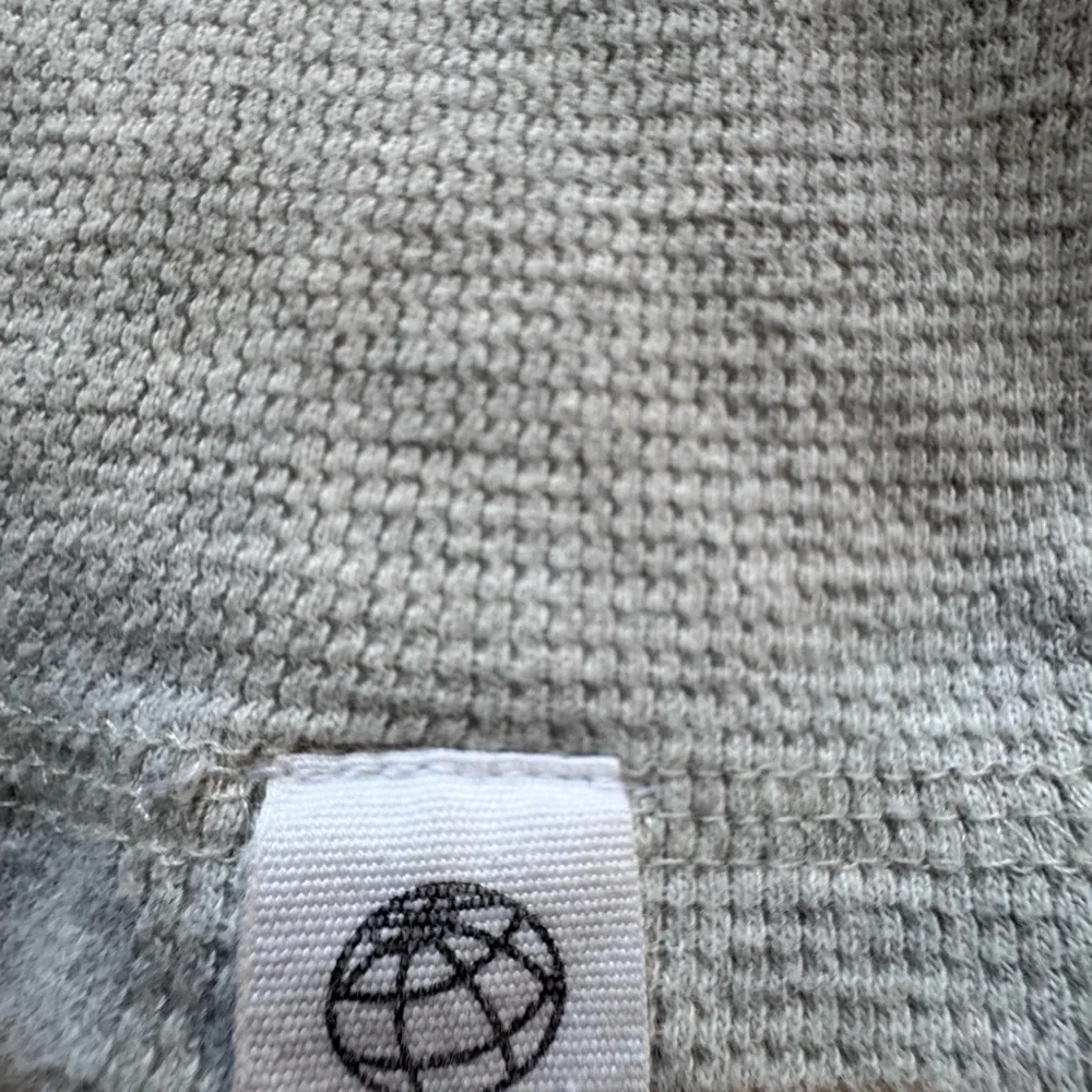 Free Planet Gray waffle  Pullover Hoodie - 10/12 k16